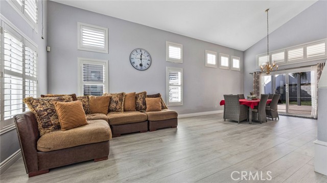 8377 Yarrow Lane, Riverside CA: https://media.crmls.org/medias/bd157891-901c-4b44-8324-9c4956cd9245.jpg