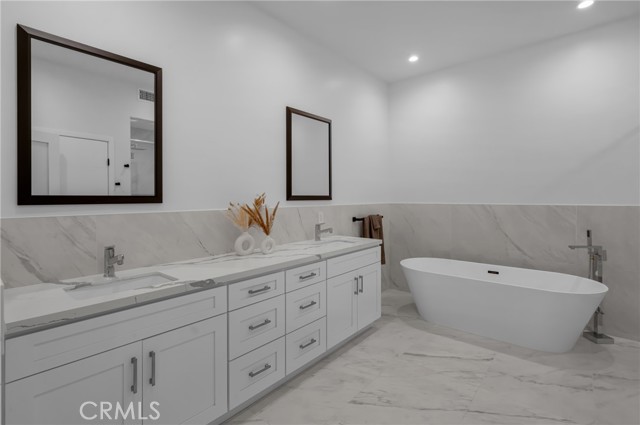 5196 Orange Place, Los Angeles CA: https://media.crmls.org/medias/bd15a0fa-5e84-485c-adcc-f991bf7b58e3.jpg