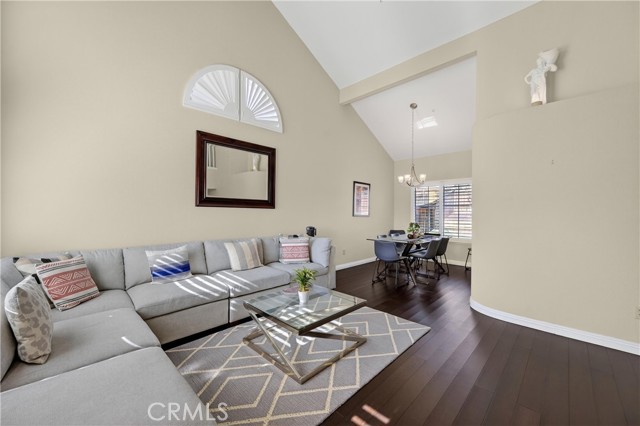 Detail Gallery Image 9 of 37 For 13632 Kings Canyon Ct, Fontana,  CA 92336 - 4 Beds | 2/1 Baths