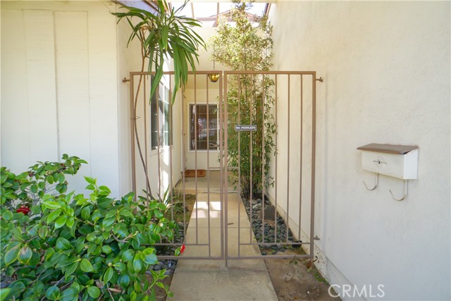 Detail Gallery Image 4 of 21 For 23034 Kinard Ave, Carson,  CA 90745 - 4 Beds | 2 Baths