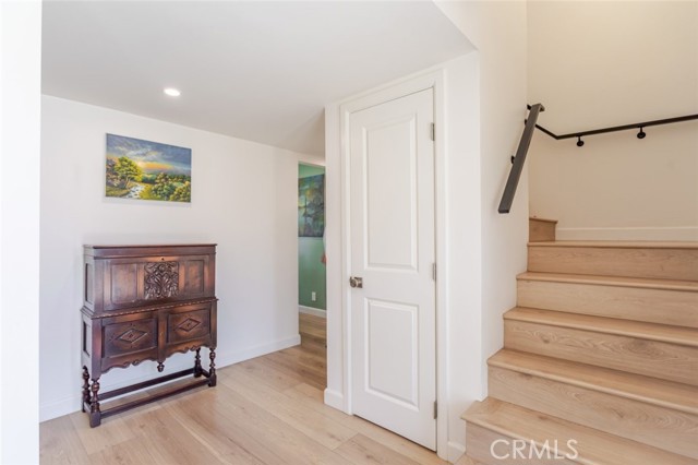 Detail Gallery Image 4 of 51 For 19707 Green Mountain Dr, Newhall,  CA 91321 - 4 Beds | 3 Baths