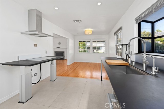 Detail Gallery Image 18 of 37 For 738 Stonehurst Dr, Altadena,  CA 91001 - 2 Beds | 1 Baths