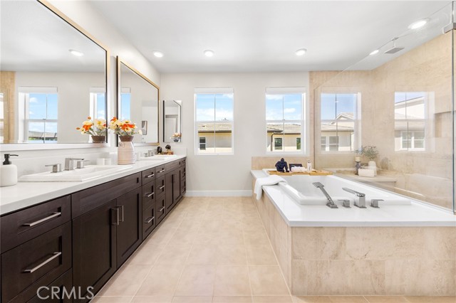 Detail Gallery Image 41 of 75 For 76 Bolide, Irvine,  CA 92618 - 4 Beds | 5 Baths