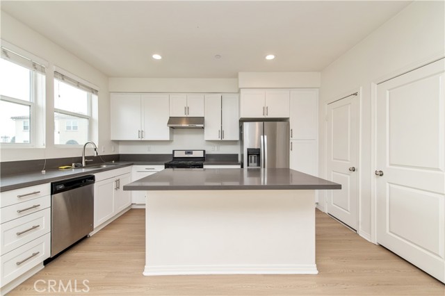 Detail Gallery Image 8 of 21 For 11135 Legion Dr #101,  El Monte,  CA 91731 - 4 Beds | 3/1 Baths