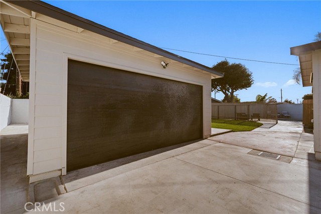 Detail Gallery Image 49 of 75 For 1956 Volk Ave, Long Beach,  CA 90815 - 4 Beds | 3 Baths