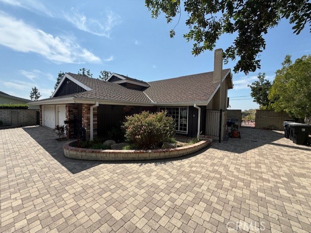 Detail Gallery Image 5 of 44 For 3003 Mesa Verde Dr, Burbank,  CA 91504 - 5 Beds | 3 Baths