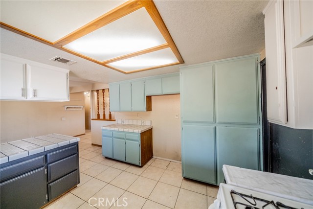 12770 5th Avenue, Victorville CA: https://media.crmls.org/medias/bd19892e-1cdb-4730-b8dc-fe36659dd0d7.jpg
