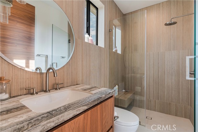 Detail Gallery Image 22 of 46 For 5075 Enfield, Encino,  CA 91316 - 4 Beds | 5 Baths