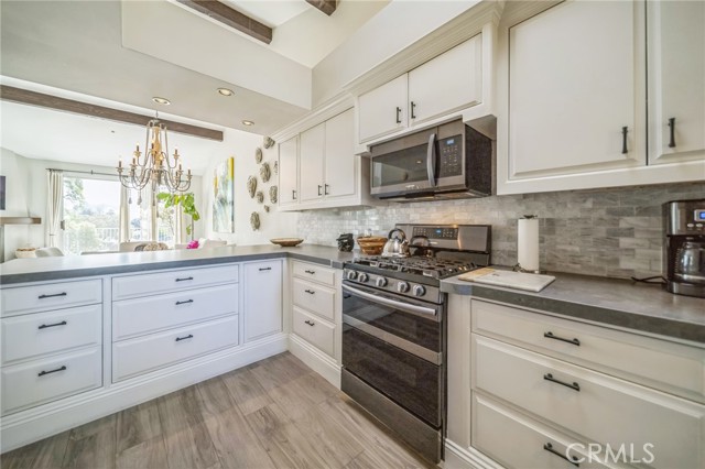 4847 Flying Cloud Way, Carlsbad CA: https://media.crmls.org/medias/bd1b66b6-846e-4ee3-aa2f-1e331d6ac63b.jpg
