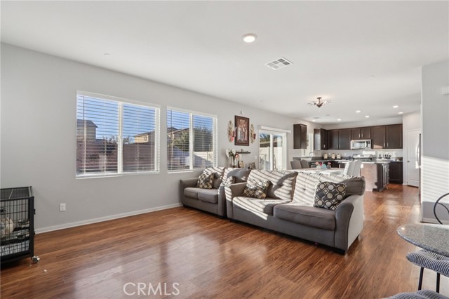 Detail Gallery Image 5 of 46 For 12960 Leawood St, Victorville,  CA 92392 - 4 Beds | 3 Baths