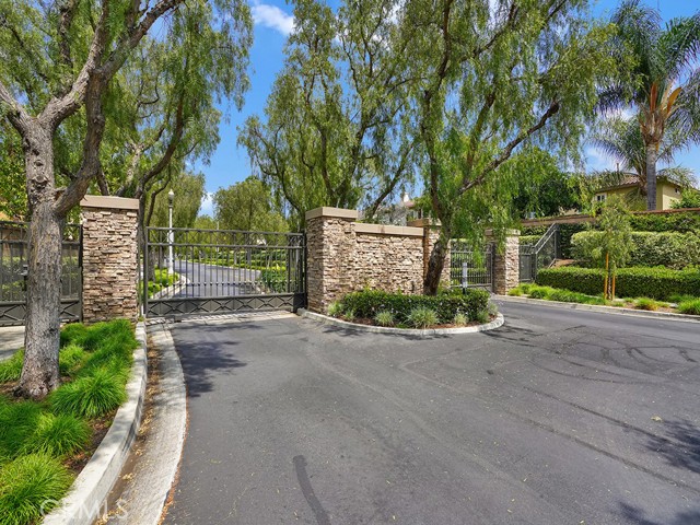 Bd1bbfa5 E53a 495c 81af 5aad2f36b603