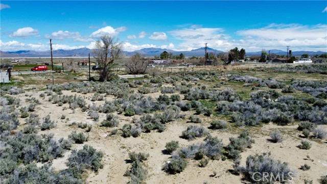 Detail Gallery Image 5 of 7 For 700 Ca-18, Lucerne Valley,  CA 92356 - – Beds | – Baths