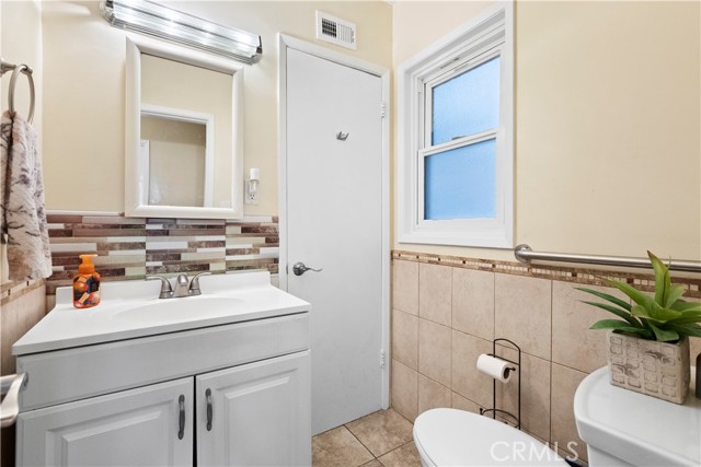 945 W Bonnie Brae Court, Ontario CA: https://media.crmls.org/medias/bd1c94fa-c541-419a-825f-3ab5b38e56a1.jpg