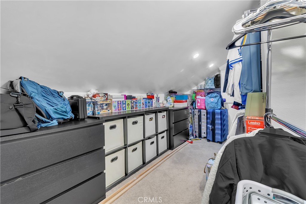 https://media.crmls.org/medias/bd1cf05b-e104-4bd1-909b-610b9de46af4.jpg?preset=X-Large