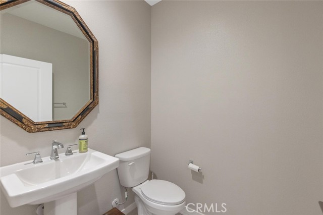 Detail Gallery Image 23 of 47 For 25124 Limetree Ln, Canyon Country,  CA 91387 - 2 Beds | 2/1 Baths