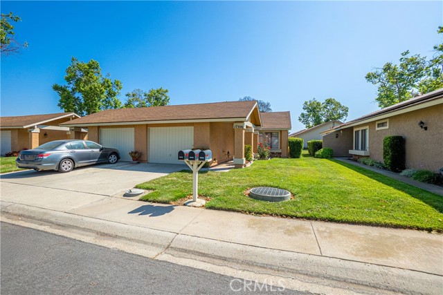 17306 Village 17, Camarillo CA: https://media.crmls.org/medias/bd1d72f1-904e-43bc-a9a4-2888c02e9d98.jpg