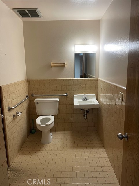  Commercial for Sale in Apple Valley, California