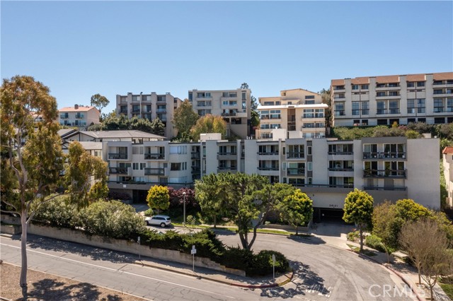 Detail Gallery Image 3 of 29 For 28121 Highridge Rd #301,  Rancho Palos Verdes,  CA 90275 - 2 Beds | 2 Baths