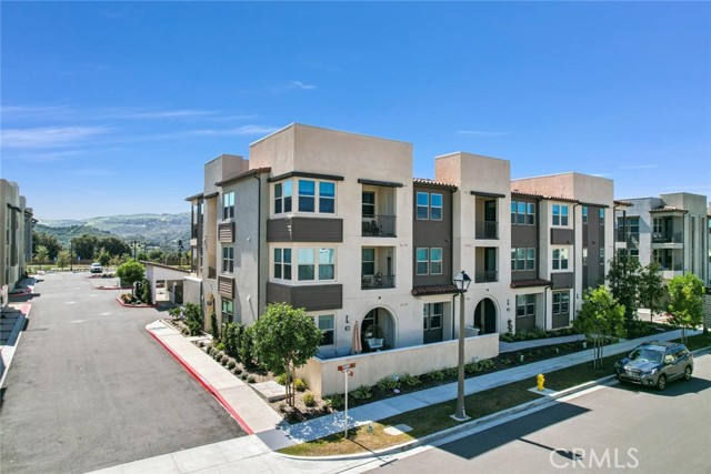 1401 LASSO WAY unit 105 Way, Rancho Mission Viejo, California 92694, 2 Bedrooms Bedrooms, ,2 BathroomsBathrooms,Residential Lease,For Rent,1401 LASSO WAY unit 105 Way,CROC25018655
