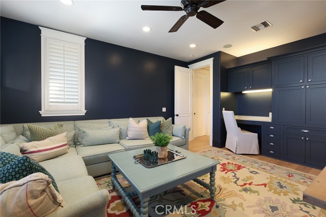 Detail Gallery Image 23 of 28 For 1949 Port Seabourne, Newport Beach,  CA 92660 - 5 Beds | 4 Baths