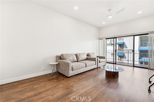 Detail Gallery Image 6 of 23 For 8328 Regents Rd 1f,  San Diego,  CA 92122 - 1 Beds | 1 Baths