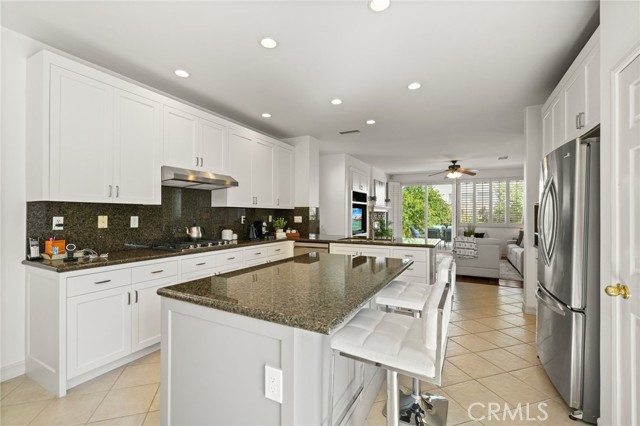 Detail Gallery Image 33 of 71 For 22601 Gault St, West Hills,  CA 91307 - 5 Beds | 3 Baths