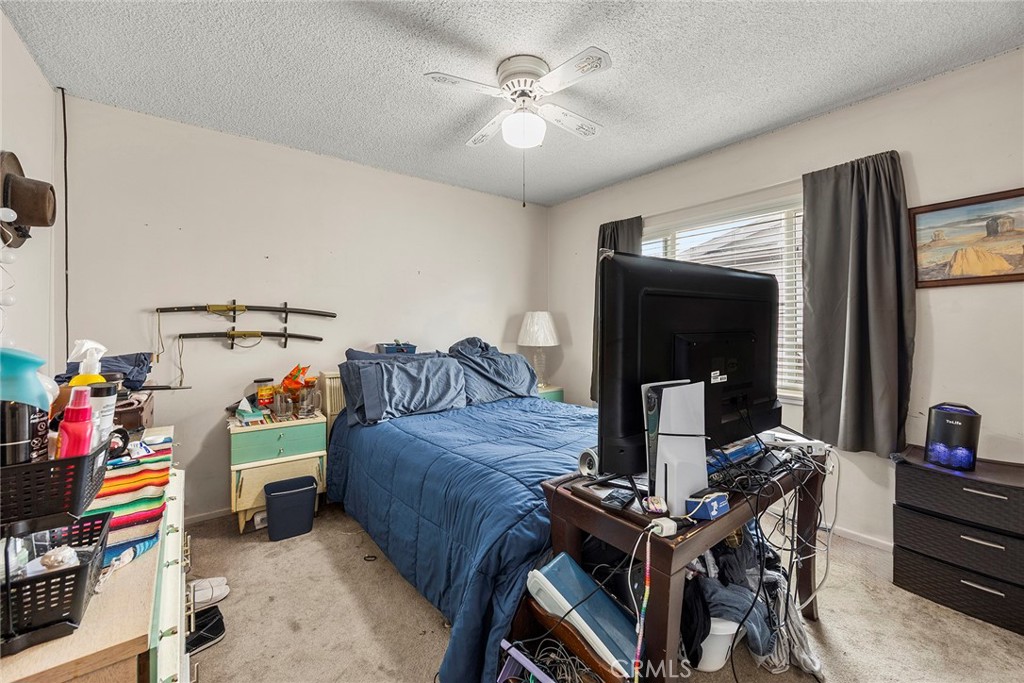 https://media.crmls.org/medias/bd1ea3c9-beed-4cad-af44-ded93c820465.jpg?preset=X-Large