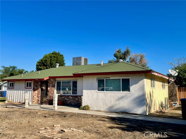 Detail Gallery Image 1 of 5 For 3937 Columbia Ave, Riverside,  CA 92501 - 3 Beds | 2 Baths