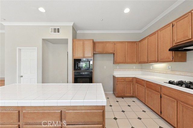 11144 Arizona Avenue, Riverside CA: https://media.crmls.org/medias/bd1ef18e-5be9-4da9-a038-e8da4a0f9e0c.jpg