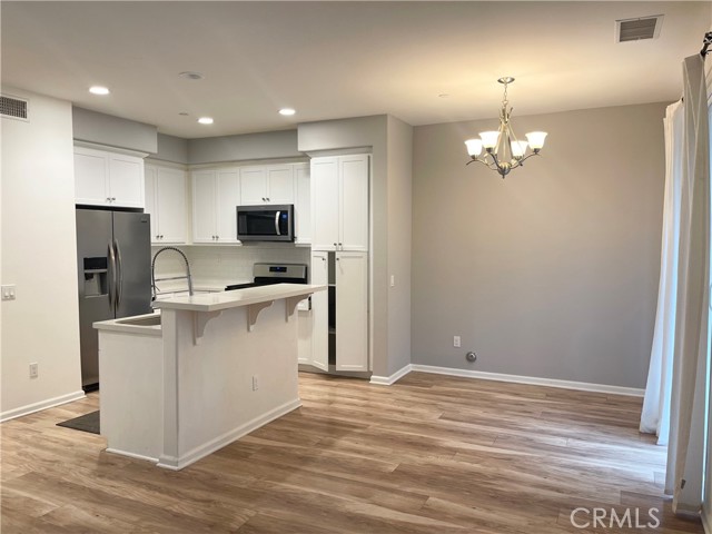 Detail Gallery Image 28 of 30 For 10361 Diamond Way, Pacoima,  CA 91331 - 4 Beds | 3 Baths