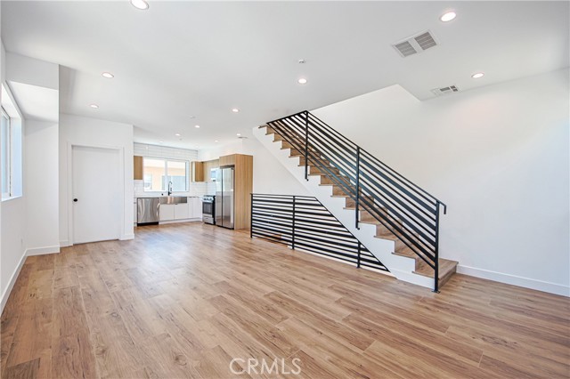  Income Home for Sale in North Hollywood, California