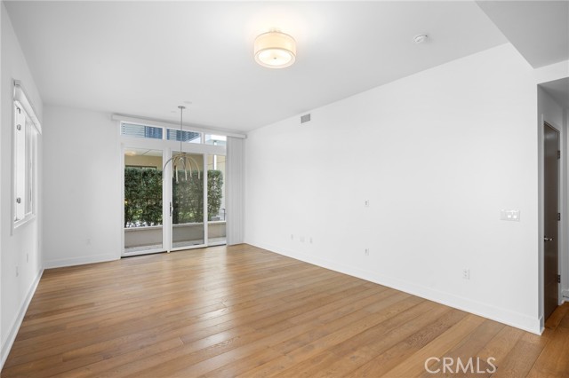 Detail Gallery Image 5 of 39 For 125 Hurlbut St #108,  Pasadena,  CA 91105 - 2 Beds | 2 Baths