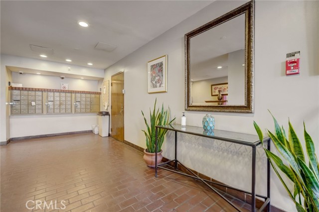 Detail Gallery Image 34 of 46 For 1900 Vine St #102,  Los Angeles,  CA 90068 - 2 Beds | 2 Baths