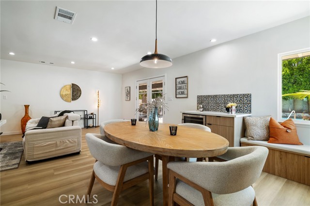 10217 Lemona Avenue, Mission Hills (San Fernando) CA: https://media.crmls.org/medias/bd20e7f6-5c1e-45e9-a9e2-c8d8c0e8725e.jpg