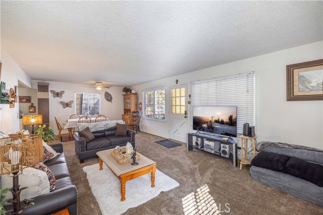 Detail Gallery Image 5 of 27 For 568 Wren, Big Bear Lake,  CA 92315 - 2 Beds | 1 Baths