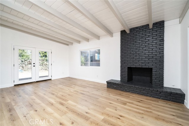 321 W Scott Street, Rialto CA: https://media.crmls.org/medias/bd211dc7-a38f-4da3-a545-5ea4d13ae194.jpg