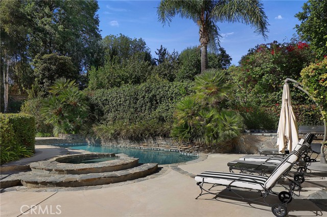 4219 Tarzana Estates Drive, Tarzana CA: https://media.crmls.org/medias/bd212229-ae52-4256-b0f0-22798575cc7c.jpg