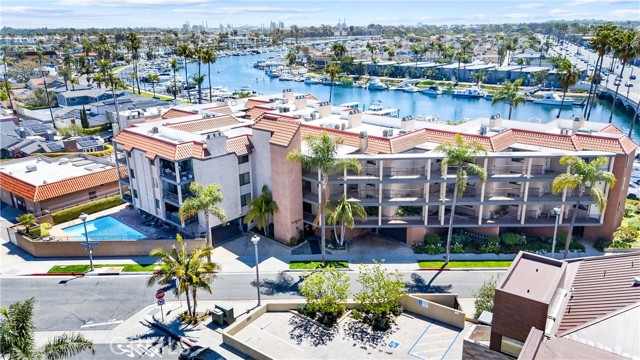 201 Bay Shore Avenue, Long Beach CA: https://media.crmls.org/medias/bd222aa3-f417-4c3d-a77a-eb41042ae3ed.jpg