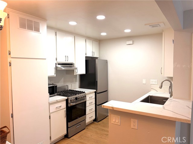 Front Image Thumbnail for CRSR26085912