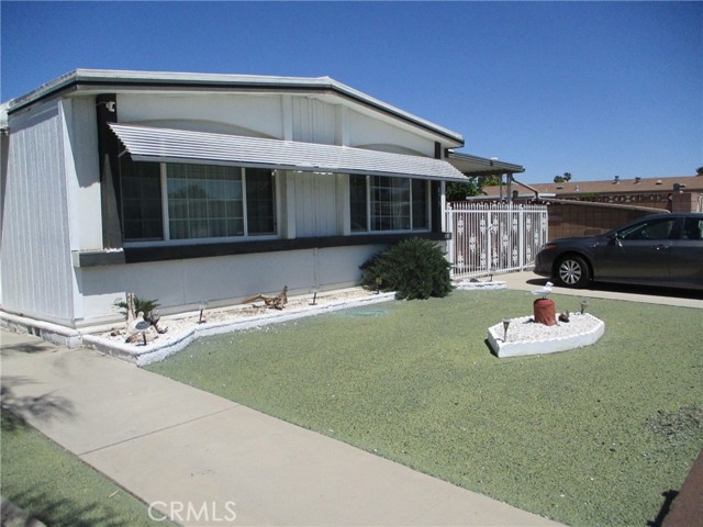 Detail Gallery Image 5 of 15 For 873 S Palm Ave, Hemet,  CA 92543 - 2 Beds | 2 Baths