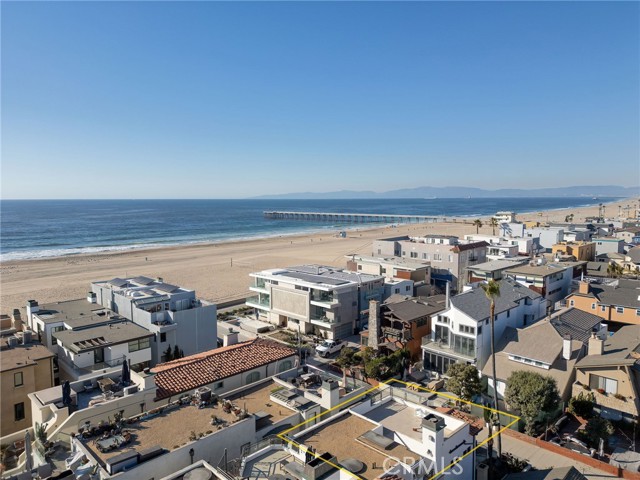 Detail Gallery Image 3 of 40 For 32 8th St, Hermosa Beach,  CA 90254 - 3 Beds | 3/1 Baths