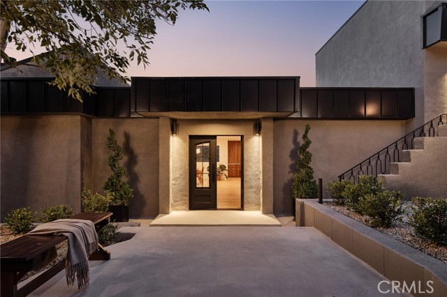 3250 Coldwater Canyon