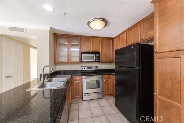 Detail Gallery Image 15 of 25 For 1020 La Terraza Cir #207,  Corona,  CA 92879 - 2 Beds | 2 Baths