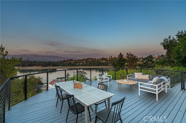 Detail Gallery Image 4 of 71 For 2023 Kenilworth Ave, Los Angeles,  CA 90039 - 3 Beds | 2 Baths