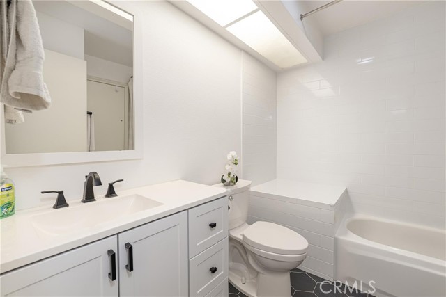 Detail Gallery Image 12 of 24 For 764 Wingate Bay #13,  Costa Mesa,  CA 92626 - 2 Beds | 2 Baths