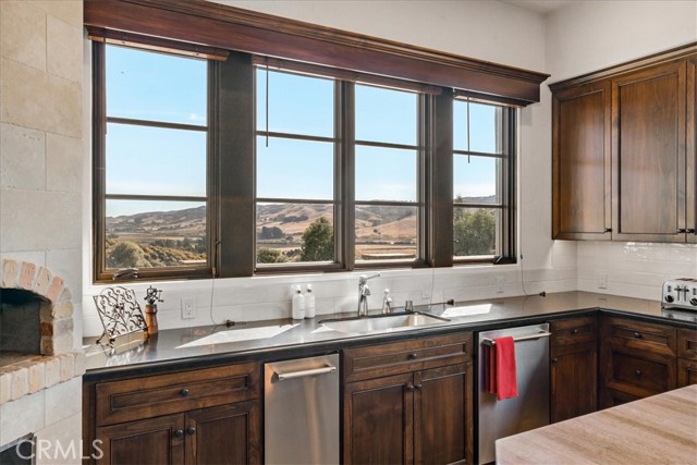 Detail Gallery Image 7 of 73 For 3515 Turri Rd, San Luis Obispo,  CA 93405 - 5 Beds | 5/1 Baths