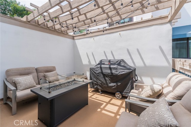 Detail Gallery Image 26 of 43 For 19561 Pompano Ln #104,  Huntington Beach,  CA 92648 - 4 Beds | 2/1 Baths