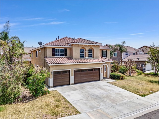 6556 Wells Springs Street, Eastvale CA: https://media.crmls.org/medias/bd27e9d0-e0d9-404f-9b9a-c7bcee04f888.jpg