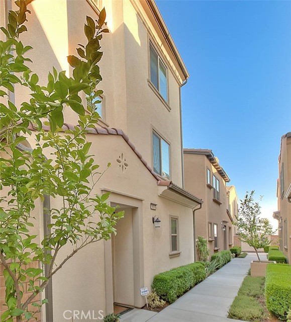 831 Wintergreen Way, Upland CA: https://media.crmls.org/medias/bd28aa7f-ad7b-408a-9af5-65253a48b516.jpg