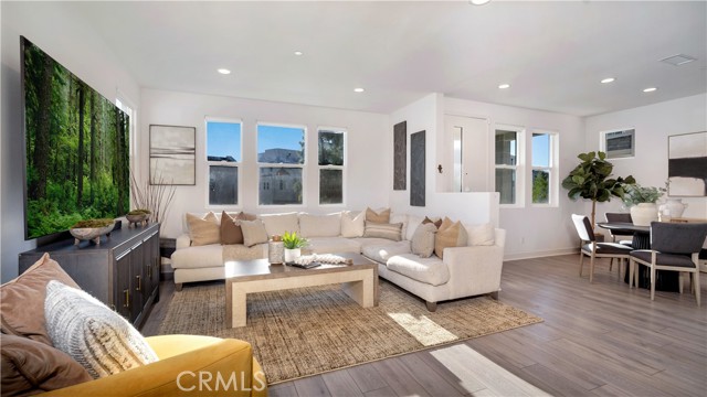 Detail Gallery Image 3 of 47 For 233 Tank, Irvine,  CA 92618 - 3 Beds | 2/1 Baths